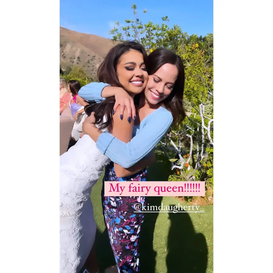 Sarah Hyland Hosts Bridal Shower After Postponing Wells Adams Wedding 02