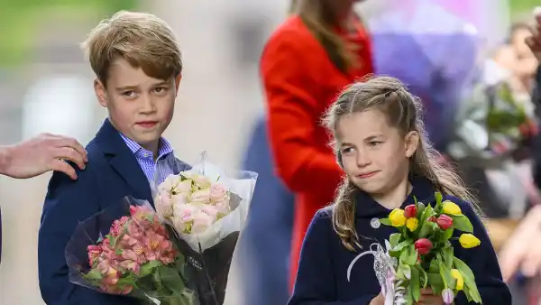 Sister Knows Best Princess Charlotte Corrects Prince George During Jubilee