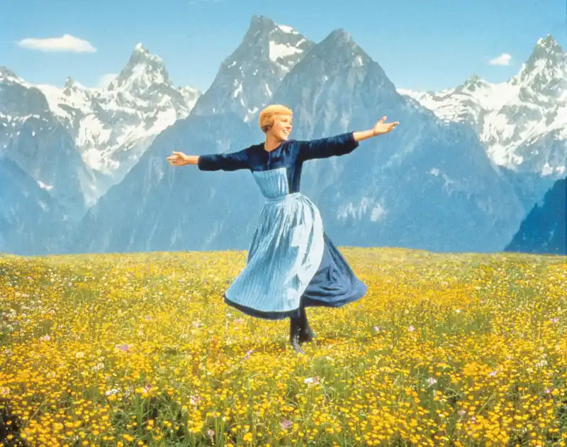 Sound of Music and Mary Poppins Star Julie Andrews Dies at Age TK Stars Honor the Legendary Actress