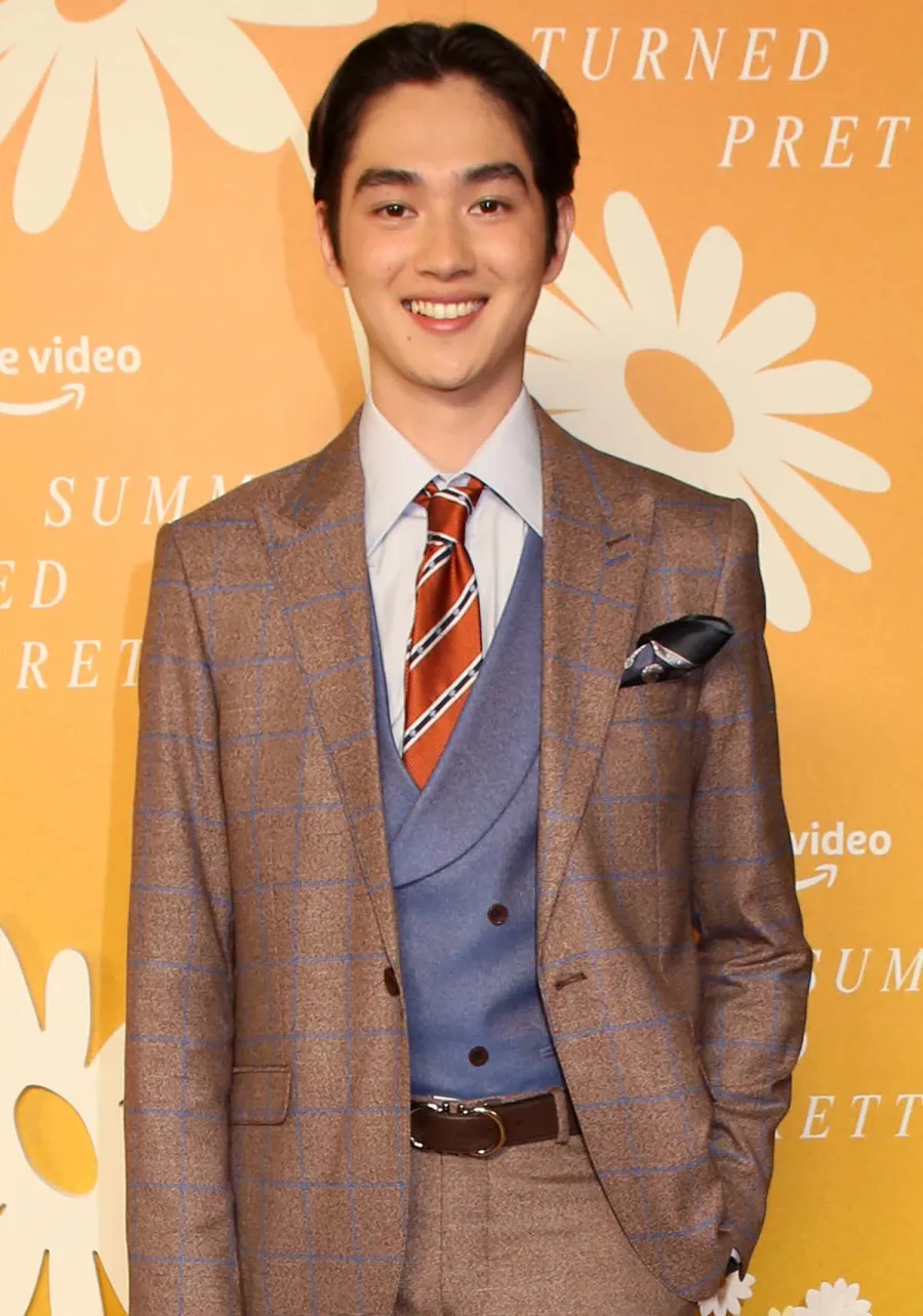 Summer I Turned Pretty Casts Dating History Lola Christopher More