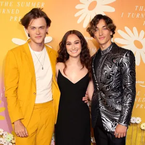 Summer I Turned Pretty Casts Dating History Lola Christopher More