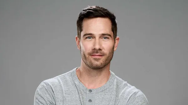 Who Is Hallmark Channels Luke Macfarlane 5 Things About Moriahs Lighthouse Star