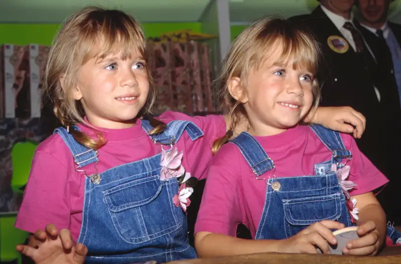 90s-TV-Stars-Then-Now-Mary-Kate-Ashley-Olsen-1993