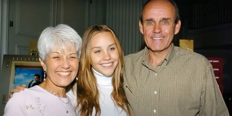 Amanda Bynes' Craziest Tweets parents