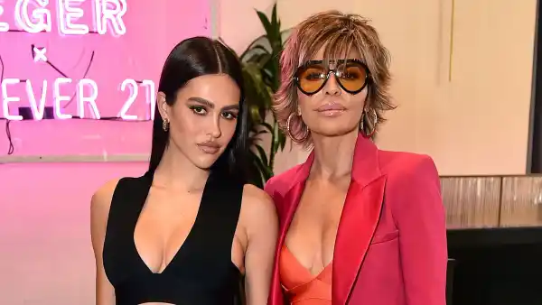 Amelia Gray Hamlin Reacts to Mom Lisa Rinna’s Racy Campaign