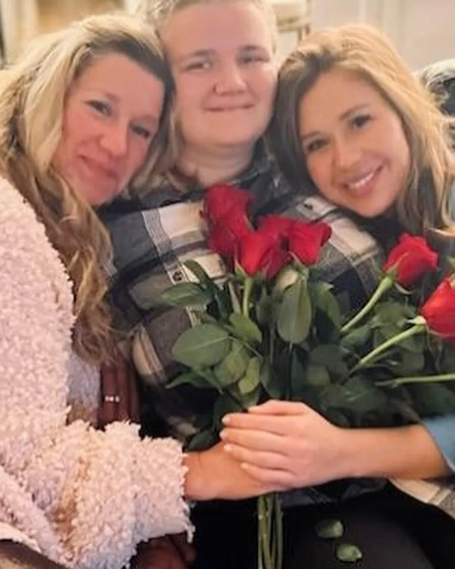 Bachelorette Gabby Windey Family Guide Meet Her Parents Grandpa John More