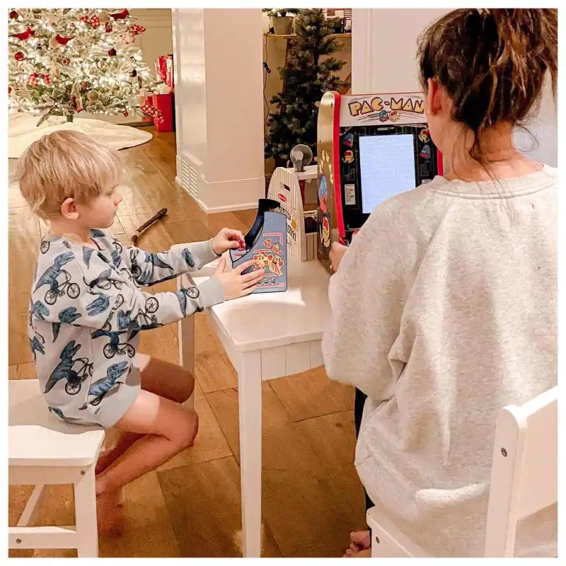 Bachelorettes Jillian Harris Sweetest Family Moments With Husband 3 Kids