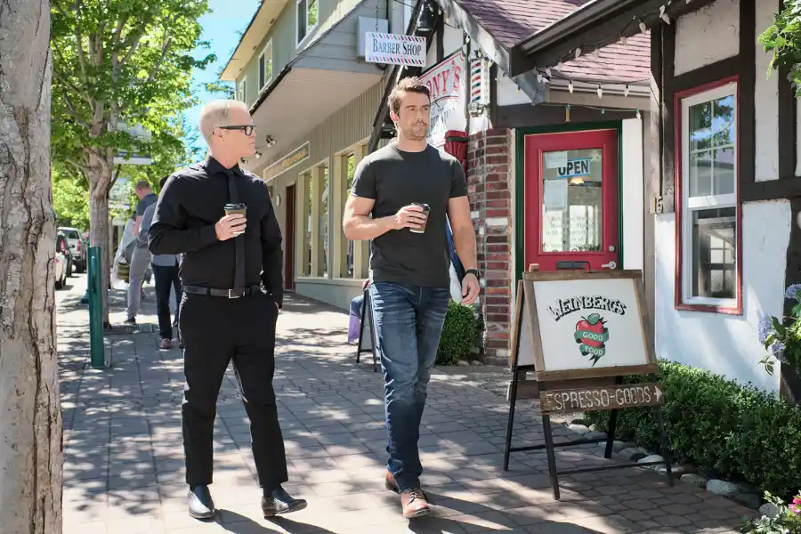 Chesapeake Shores Final Season Everything Know Wesley Salter Robert Buckley