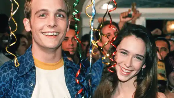 Ethan Embry: Kissing Jennifer Love Hewitt in Can't Hardly Wait Was "Uncomfortable," She Gave Me a "Big Basket of Breath Mints!" 1999