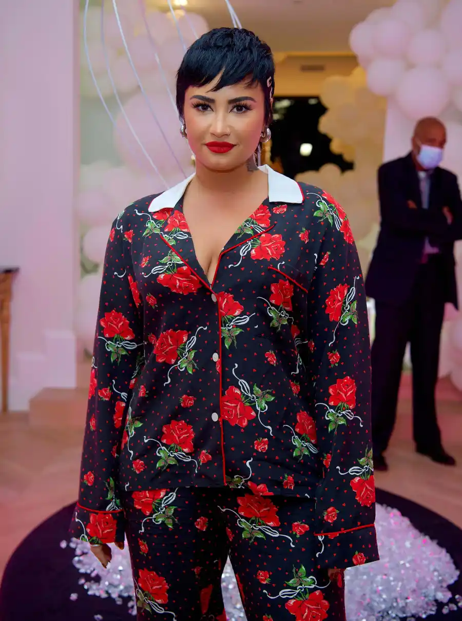 Joe Jonas Dating History From Taylor Swift Sophie Turner