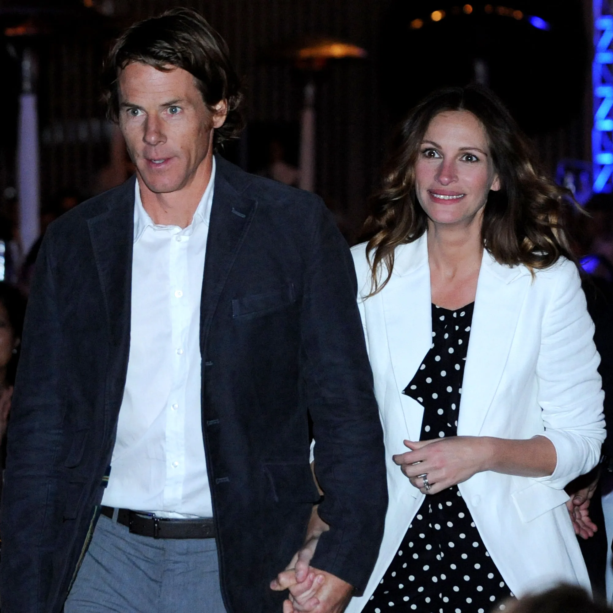 Julia Roberts Celebrates 20 Years With Danny Moder: 'Can't Stop Kissing'