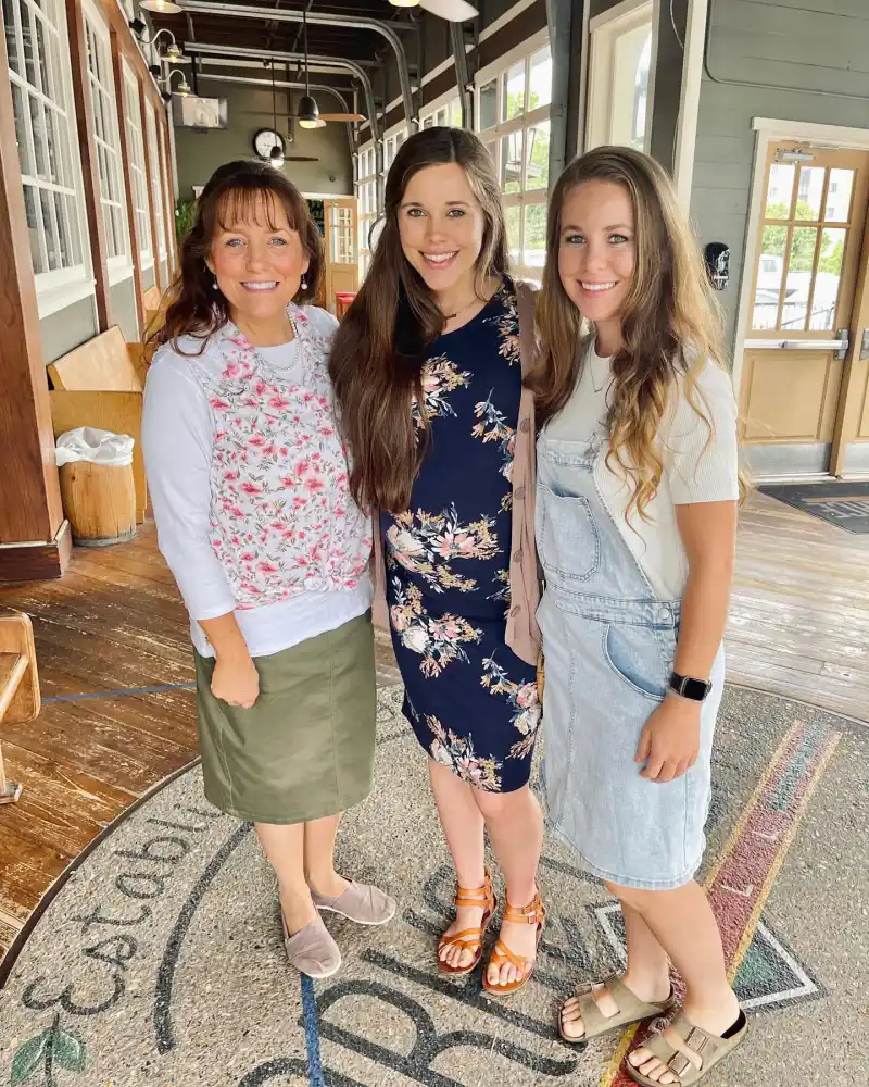 July 2021 Inside Jill Duggar and Jessa Duggar Sibling Relationship Through the Years