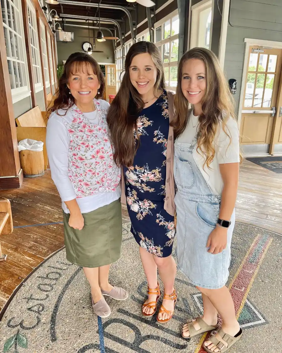 July 2021 Inside Jill Duggar and Jessa Duggar Sibling Relationship Through the Years