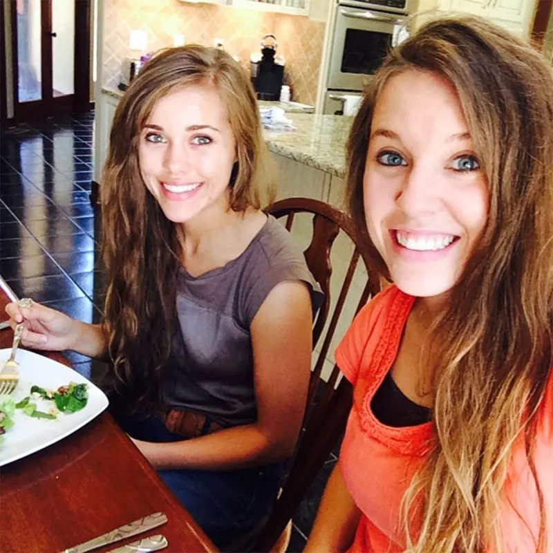 July 2022 Inside Jill Duggar and Jessa Duggar Sibling Relationship Through the Years