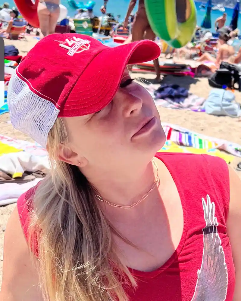 Melissa Joan Hart Wears 21 Year Old Dress Fourth July