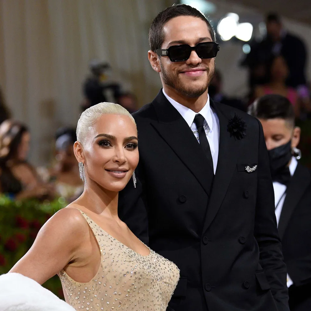 Pete Wedding Dresses Hospital Kardashians Season 2 Trailer