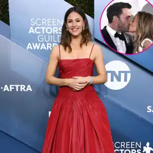 Promo Jennifer Garner Vacations in Lake Tahoe as Ex-Husband Ben Affleck Marries Jennifer Lopez in Las Vegas