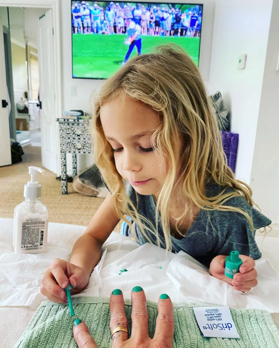 Oliver Hudson and Wife Erin Barlett's Family Album With 3 Children