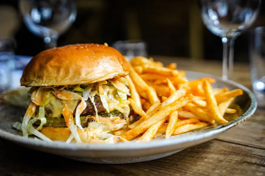 Saint FEATURE 5th Sin Burger