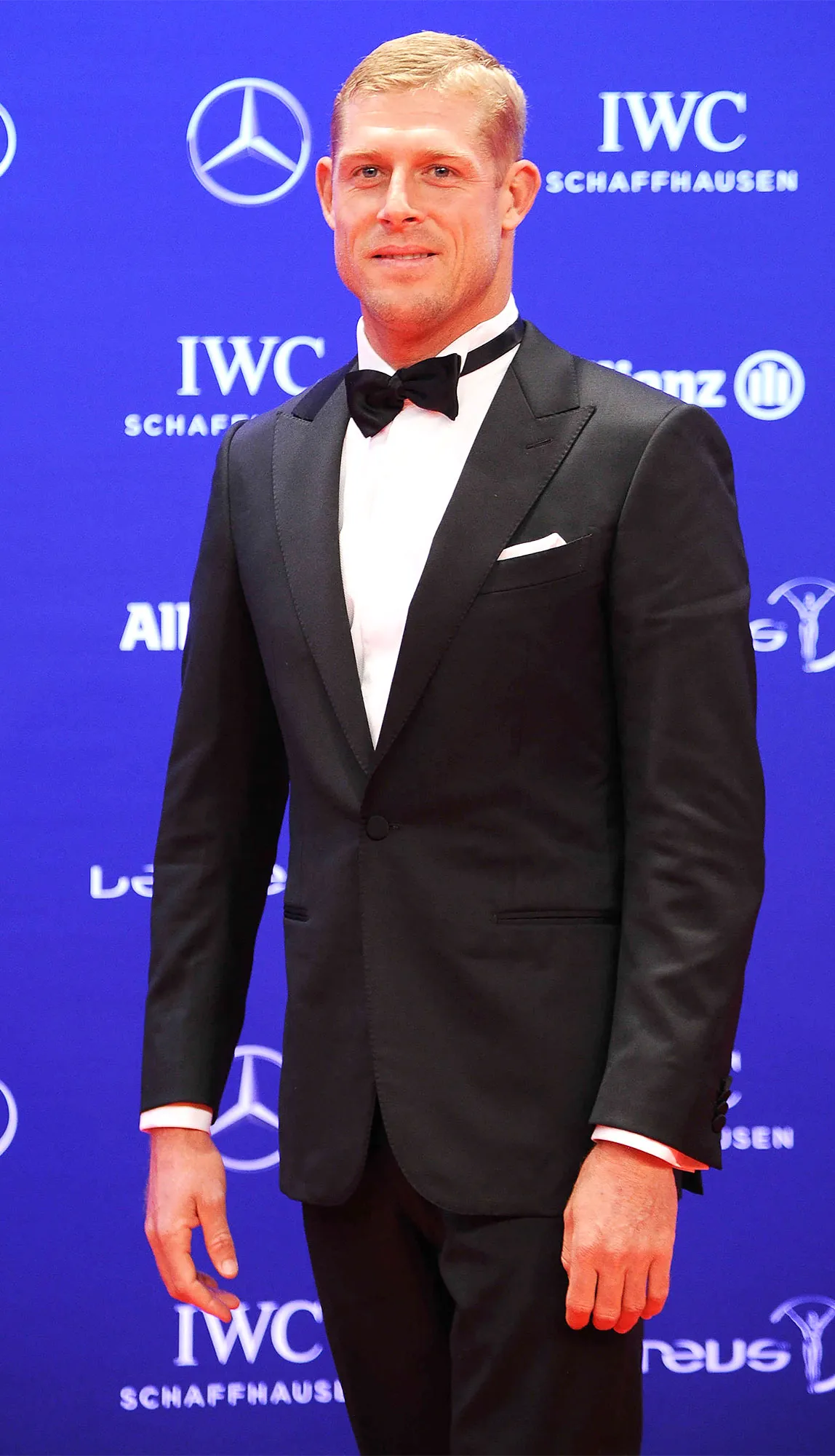 Surfer-Mick-Fanning-Attacked-by-Sharks-During-Live-Broadcast-Watch-the-Scary-Moment-Mick-Fanning-feature