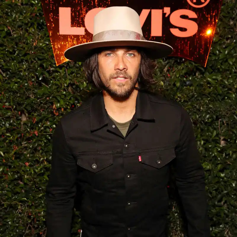 Texting Leo Dating Chace Feuding With LC Audrina Patridge Book Bombshells Justin Bobby