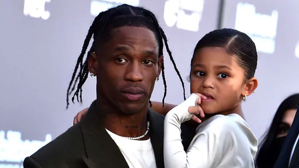 Hot Lava Travis Scott Helps Stormi Build Volcano Science Experiment