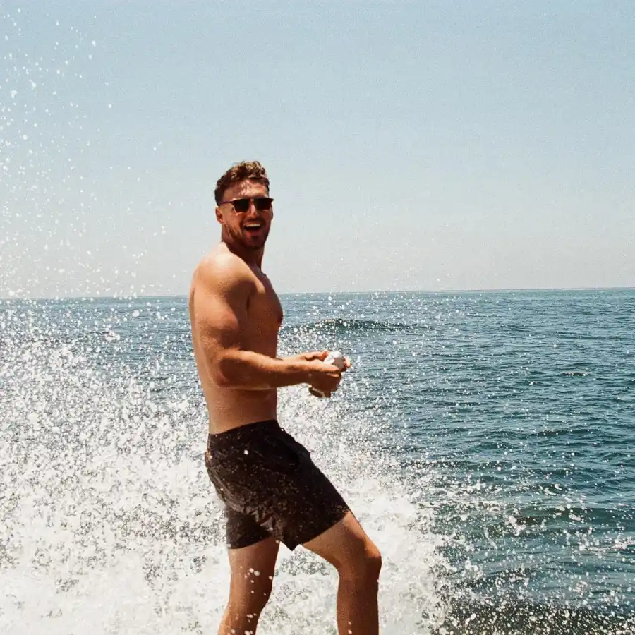 Who Is Logan Palmer 5 Things Know About Season 19 Bachelorette Contestant