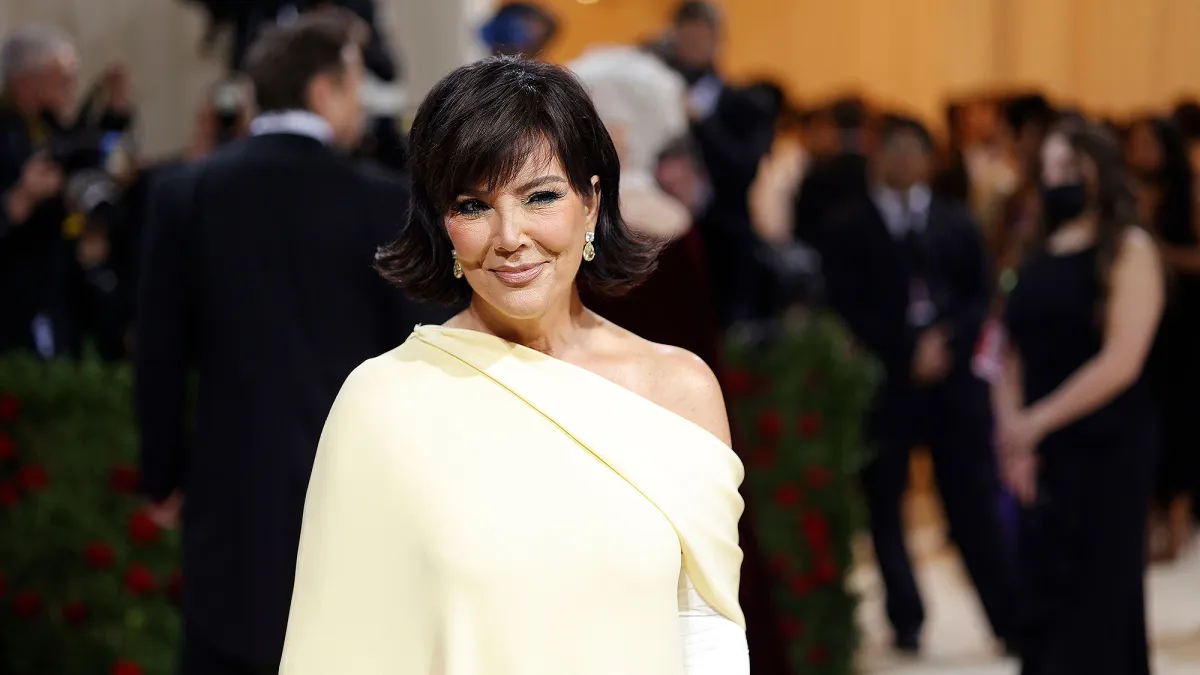 kris-jenner-dolce-vita-slippers