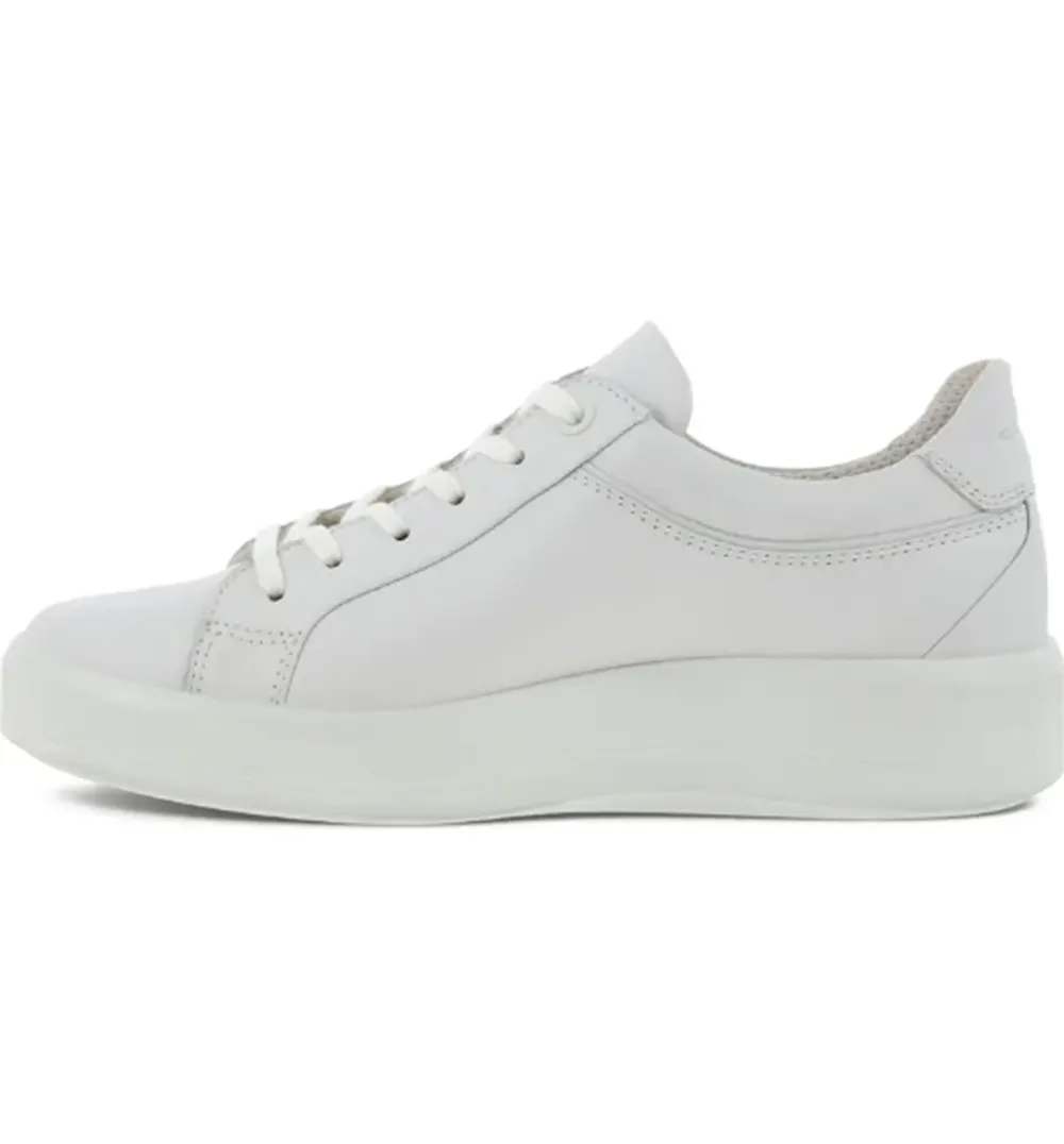 nordstrom-anniversary-sale-ecco-sneaker