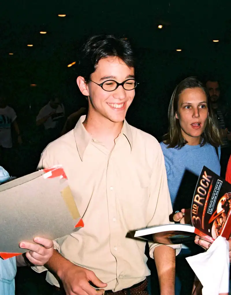 90s-TV-Stars-Then-Now-Joseph-Gordon-Levitt-1998