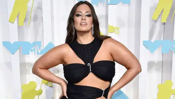 All Celebs Black 2022 VMAs red carpet Ashley Graham