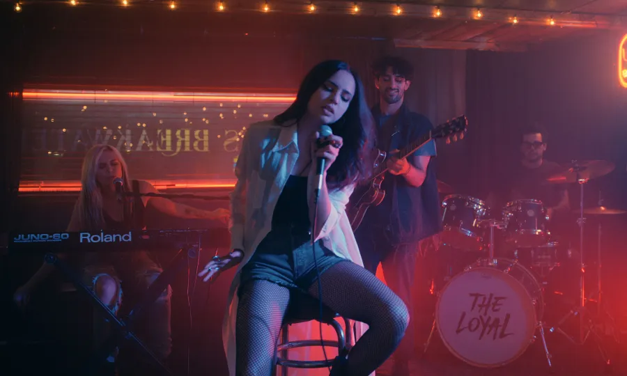 Everything the Purple Hearts Cast Has Said About Criticism, What They Hinted About a Potential Sequel