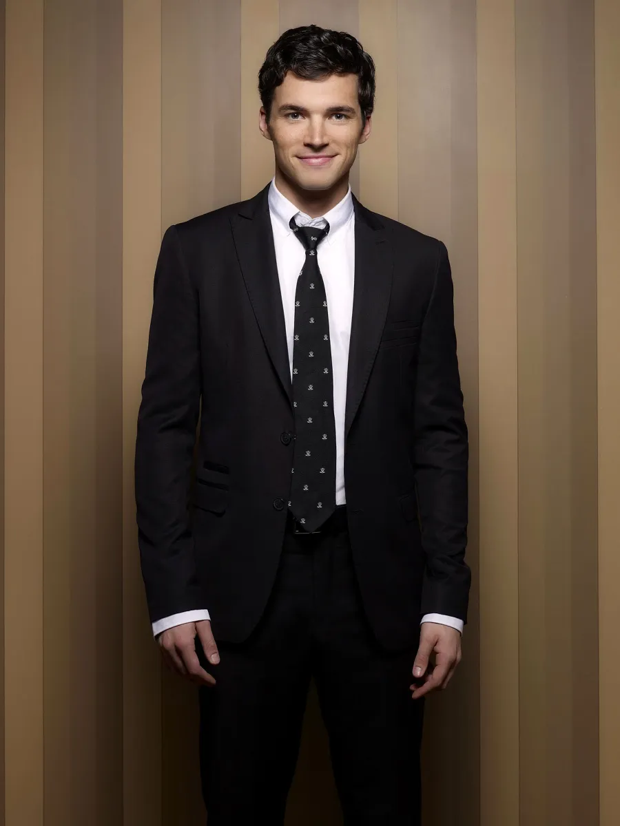 Ezra's Books Every Connection to Pretty Little Liars in the Original Sin Reboot