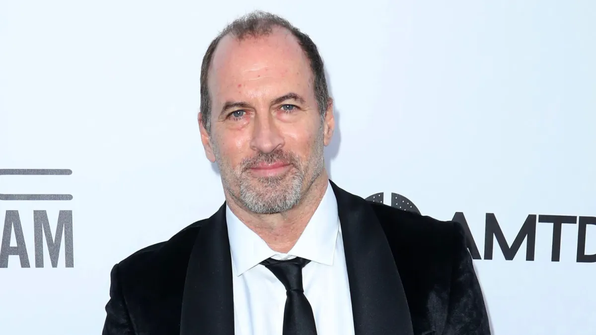 Gilmore Girls' Scott Patterson Recalls Being 'Humiliated' During Season 3 Butt Scene