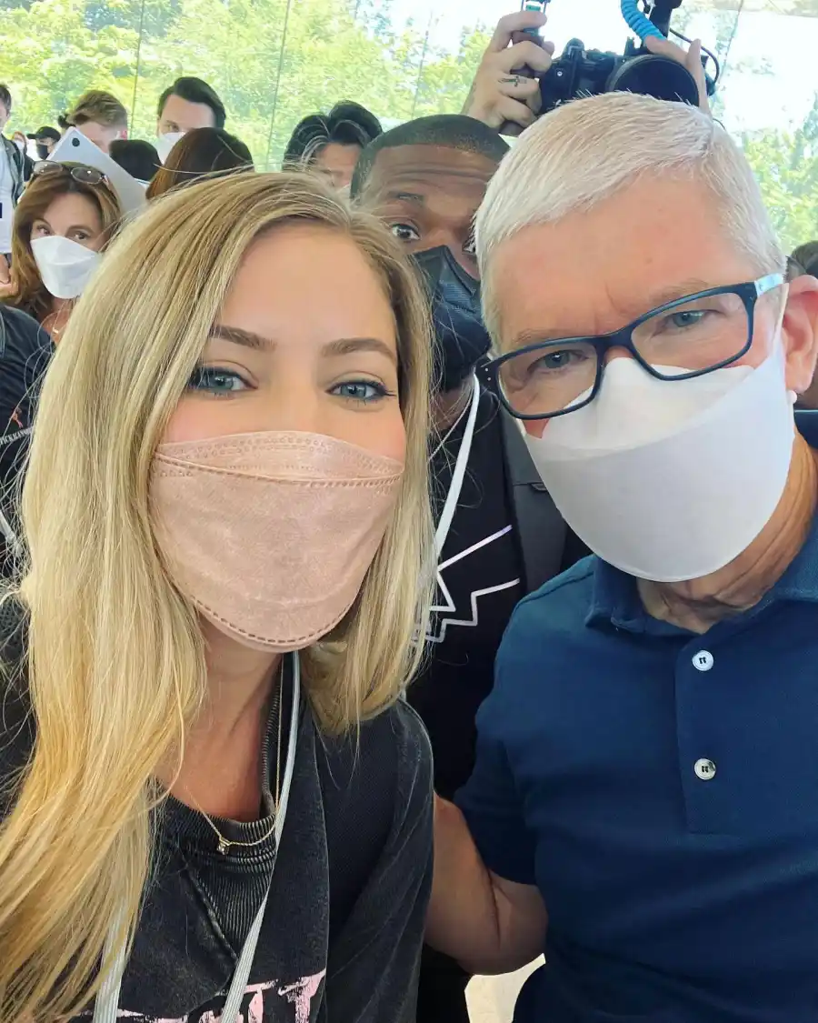 Interviewed Apple CEO Tim Cook iJustine 5 Things to Know About the YouTube Star Justine Ezarik