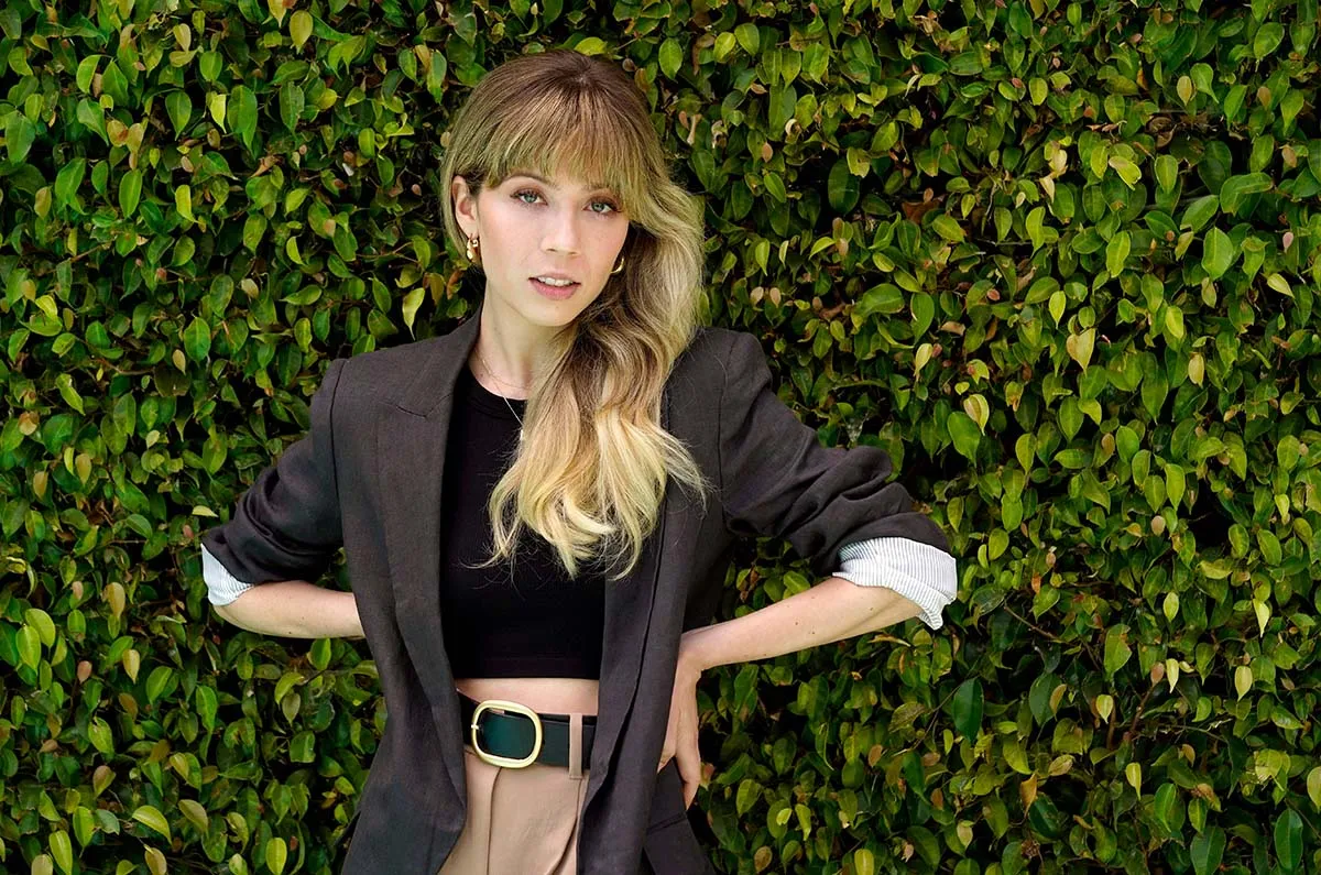 Jennette McCurdy&rsquo;s Family Guide: Meet Her Brothers, Their Parents, More