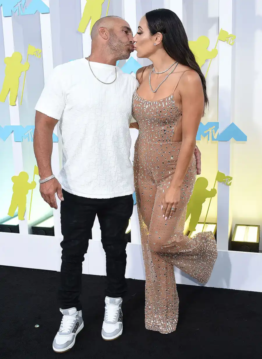 Joe and Melissa Gorga, Kane and Katelyn Brown and More Celebs Pack on the PDA at the 2022 MTV VMAs