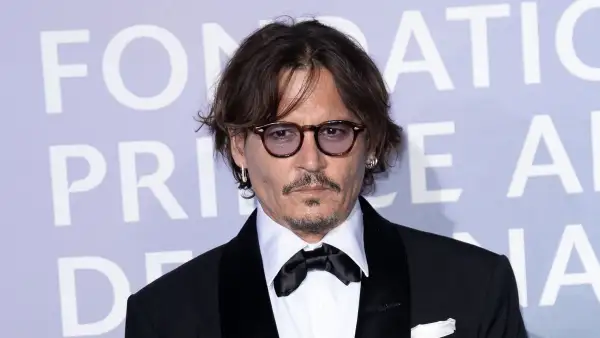 Johnny Depp Makes VMAs Cameo as a Hologram in Moonman Suit
