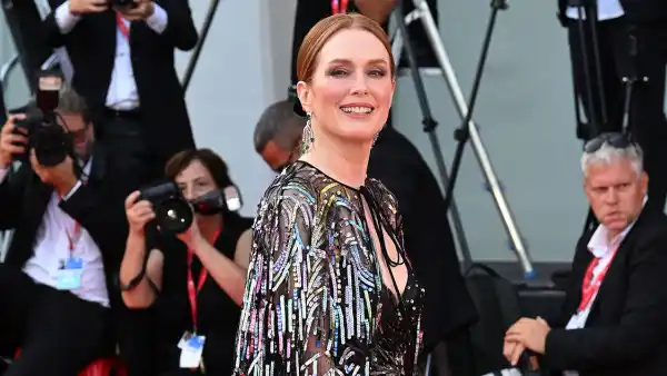 Julianne Moore Stuns in Bedazzled Naked Dress