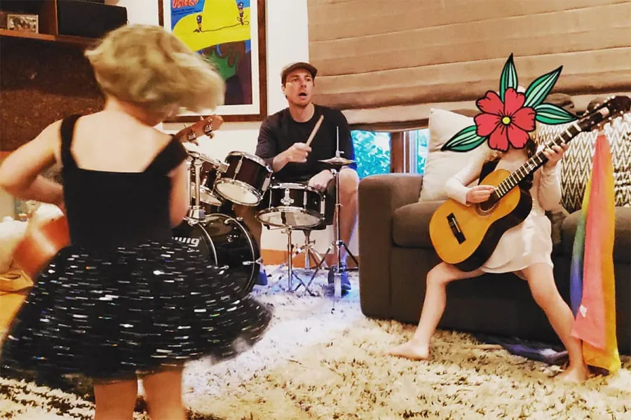 June 2018 Kristen Bell and Dax Shepard’s Sweetest Moments With Daughters Lincoln and Delta