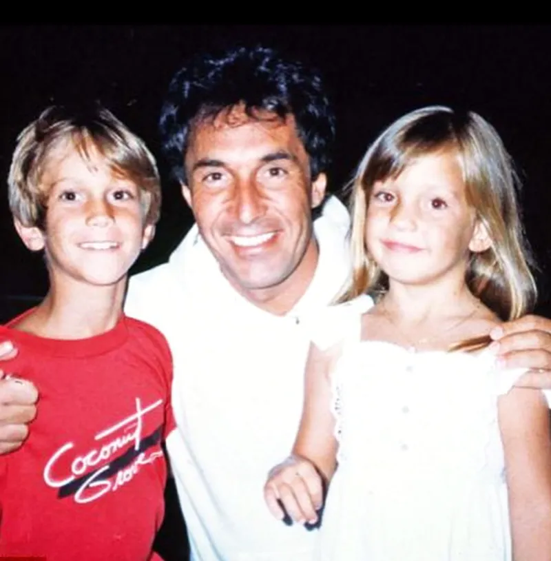 Kate-Hudson-Brother-Oliver-Were-Not-Surprised-by-Dad-Bill-Hudson-Publicly-Disowning-Them-Oliver-Kate-Bill-Hudson