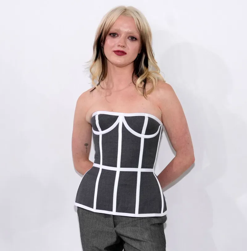 Maisie Williams Debuts Shaved Head