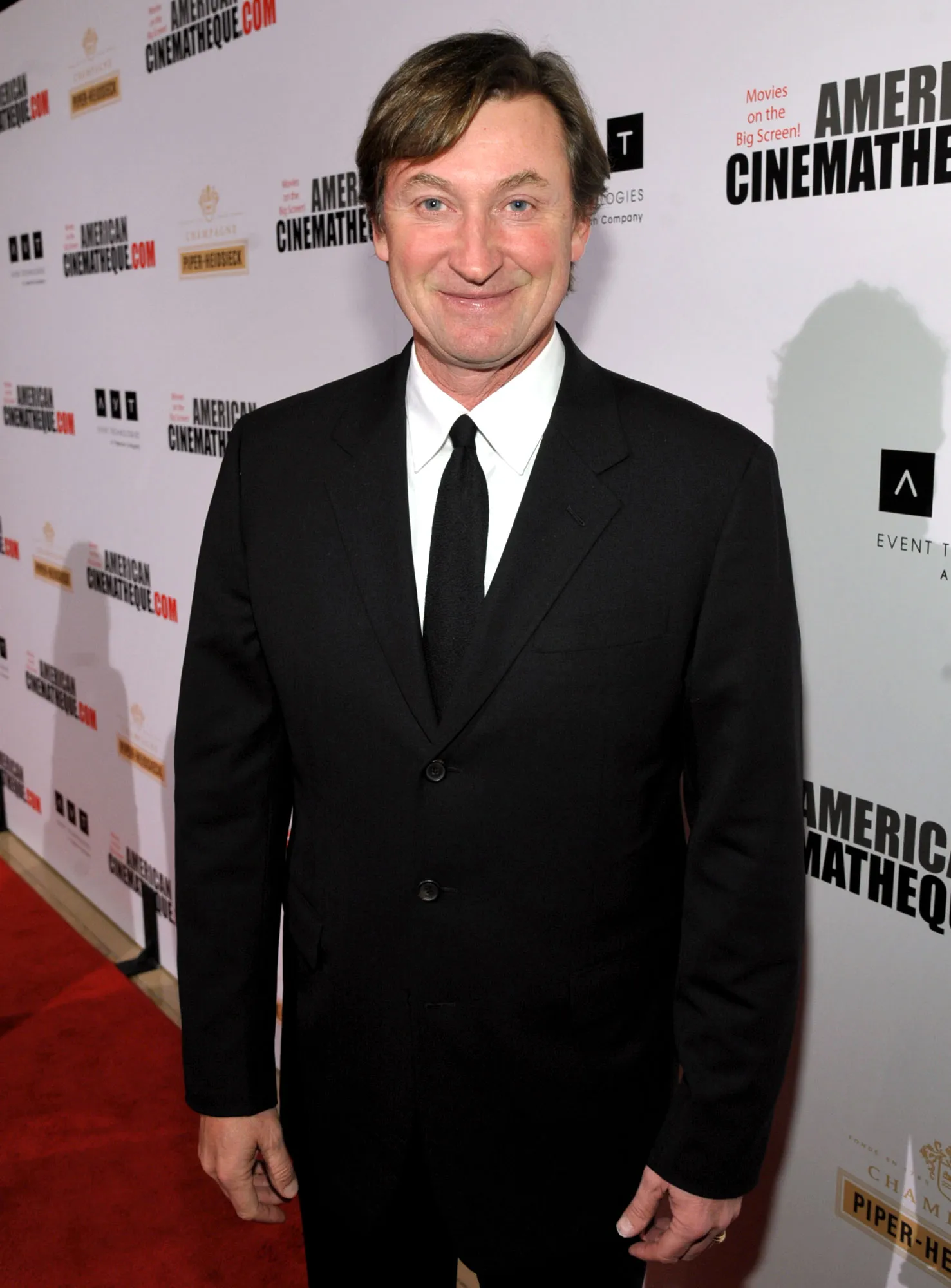 NHL Icon Wayne Gretzky Accused of Lying About Weight Loss Gum in $10 Million Lawsuit