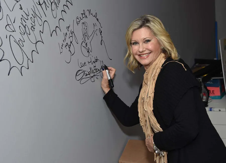 Olivia Newton Johns Quotes About Her Cancer Battles Staying Positive Ahead Death