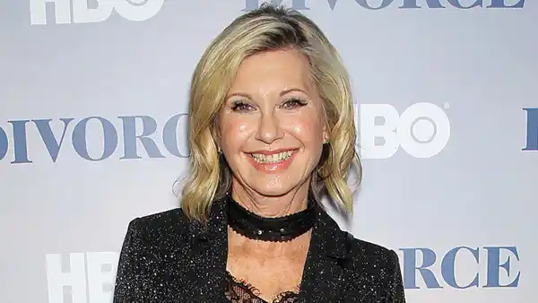 Olivia Newton Johns Quotes About Her Cancer Battles Staying Positive Ahead Death