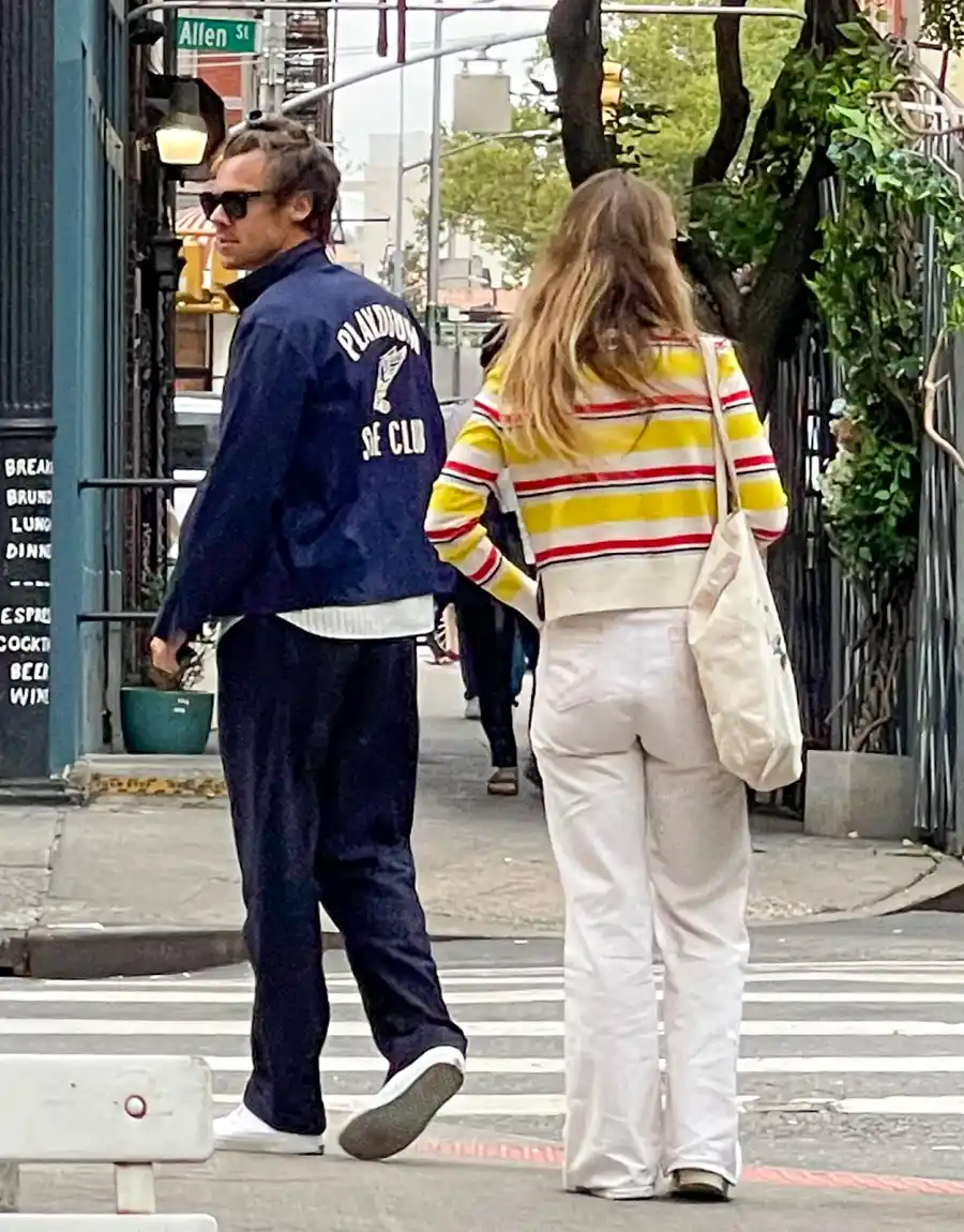 Olivia Wilde Steps Out With Harry Styles in New York City Amid Jason Sudeikis Custody Drama