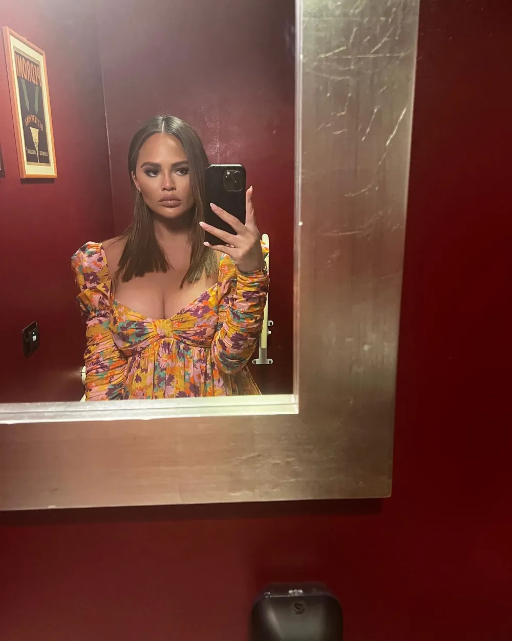 Pregnant Chrissy Teigen Jokes About Choosing Baby Name 3