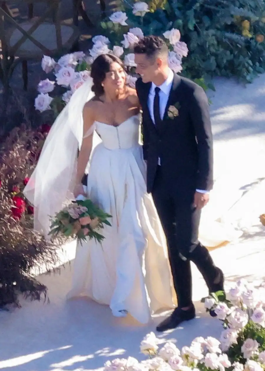 Sarah Hyland and Wells Adams' Wedding Photo Album