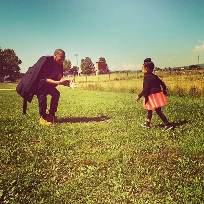 See Beyonce Jay Z Rare Family Photos With 3 Kids