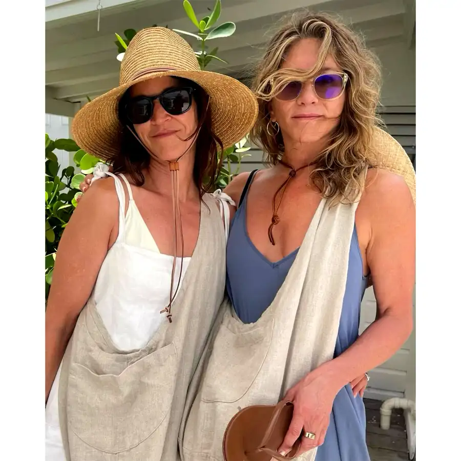 Smokin! Jennifer Aniston Reveals Killer Binkini Body While on Vacation: Pics